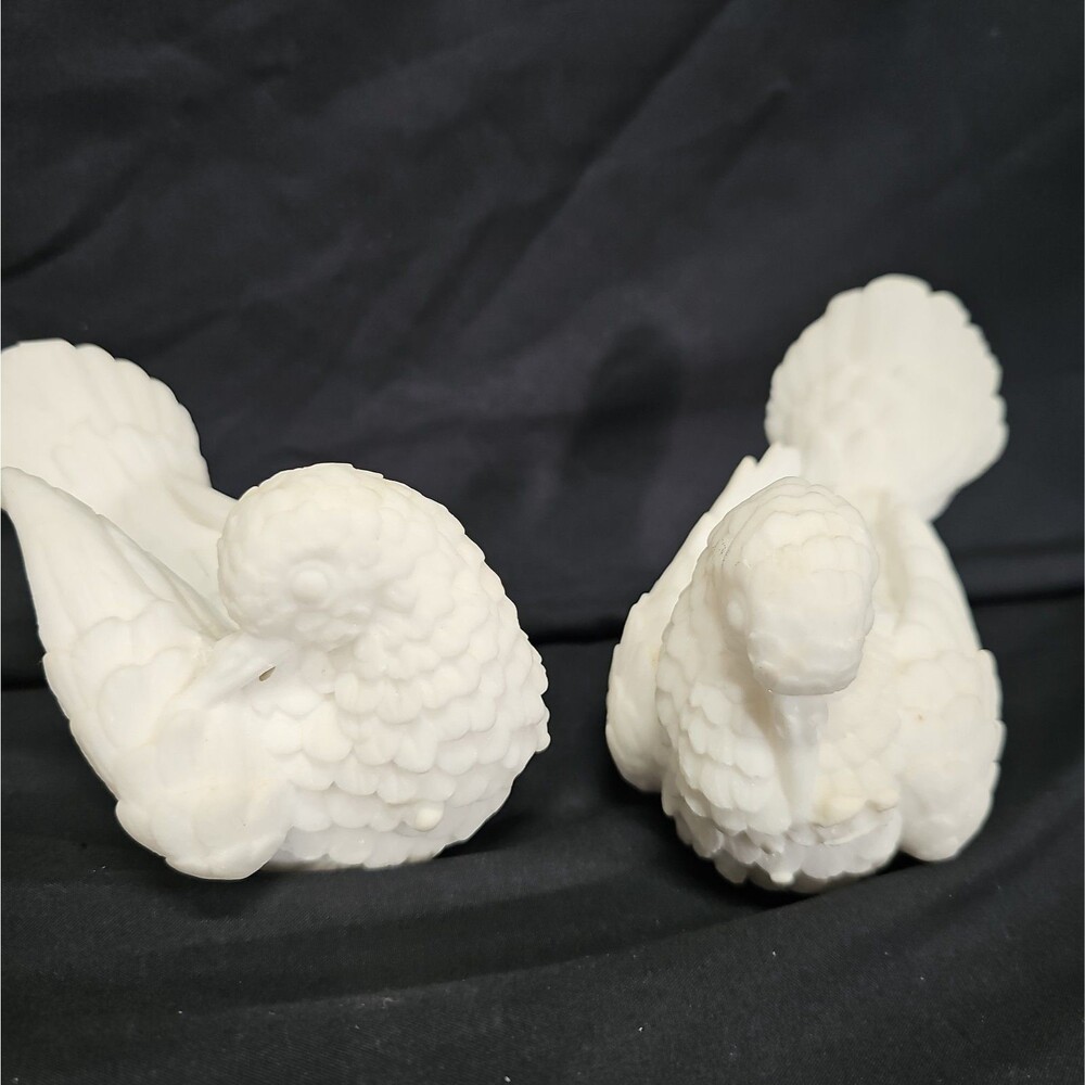 Vintage A.Santini Collectible Pair of Italian Carved White Alabaster Doves 5β Lg
